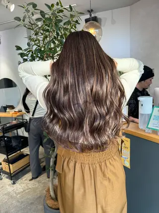 ロング 岸川 恭子のヘアスタイル