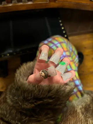 ネイル 秋丸 莉奈のネイルデザイン