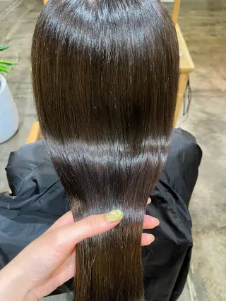 ロング 本木下朋花/髪質 改善×ダブルカラーのヘアスタイル