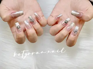 ネイル Mona【パラジェル ・長さ出し専門店】のネイルデザイン