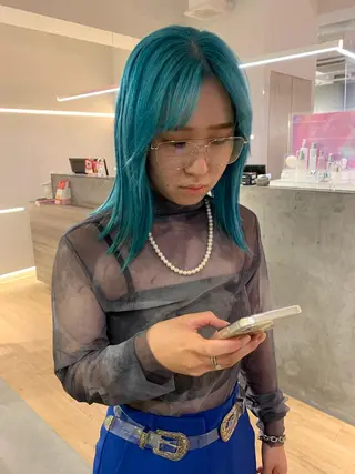 ミディアム カラー 美髪・シールエクステ ホソタニリョウコのヘアスタイル