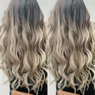 ロング カラー ヤナ マネージャーのヘアスタイル