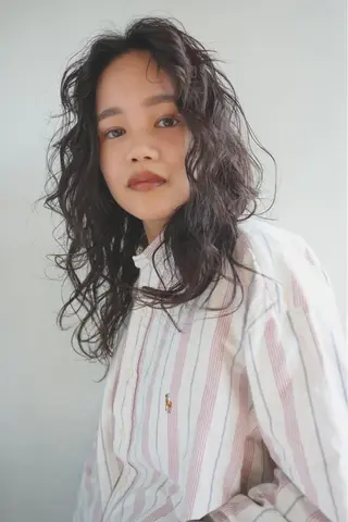 ロング パーマ china/ボブ/ ブリーチカラーのヘアスタイル