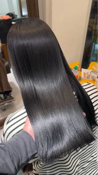 ロング slit kokoroのヘアスタイル