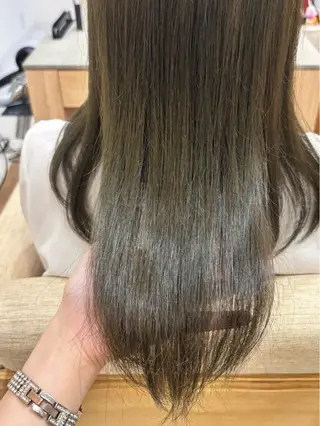 ロング ガレリア  名駅オーキッドGビル店所属・名駅／艶髪ストレート ／ヘッドスパ／伴怜奈のヘアスタイル