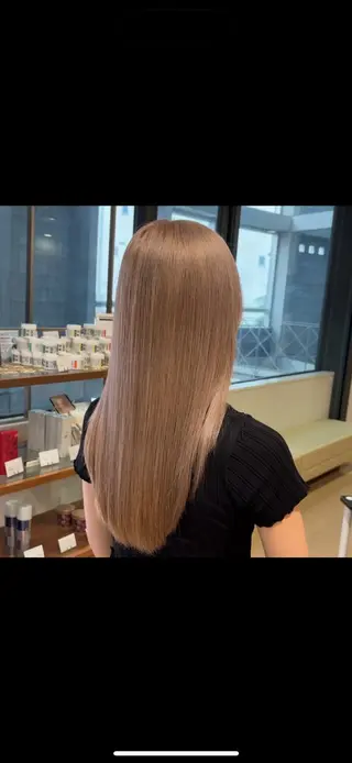 セミロング カラー ✨ケアブリーチカラー ✨️透明感カラーのヘアスタイル