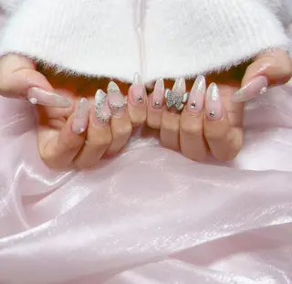 ネイル ちゅるんネイル🪄 耳ツボジュエリー🔗のネイルデザイン