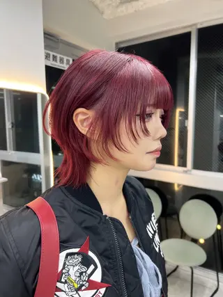 ミディアム maya レイヤーカットのヘアスタイル