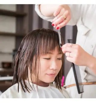 ミディアム 青野 文香のヘアスタイル