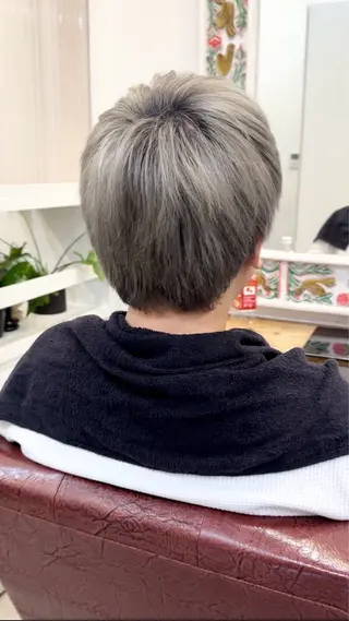ショート カラー 村上 滉弥のヘアスタイル