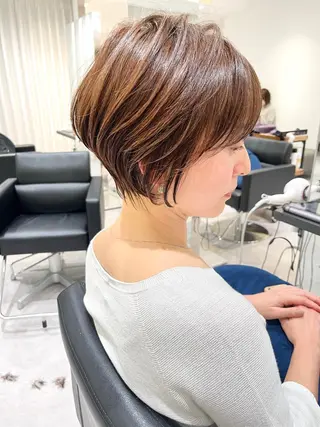 ショート BUMP GINZA ERIKAのヘアスタイル