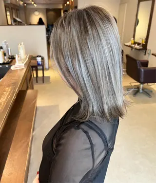 ミディアム レイヤー/ボブパーマ /垢抜け/タクミのヘアスタイル