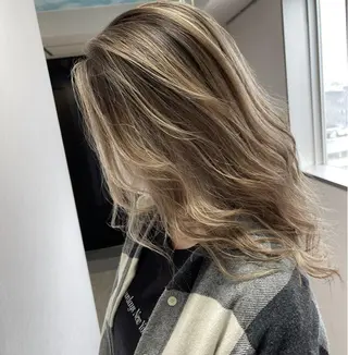 ロング カラー ヘアアレンジ 松井那津子 /ハイライトブリーチのヘアスタイル