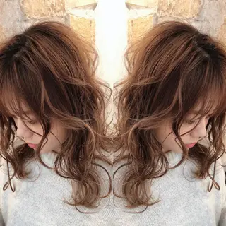 セミロング カラー ヘアアレンジ 38【サーティーエイト】所属・REINA 【デザイナー】のヘアスタイル