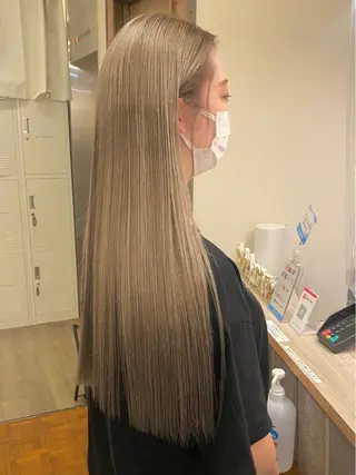 ロング カラー ANNA /艶髪/ハイトーンのヘアスタイル