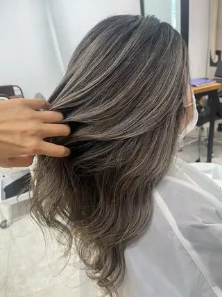 ミディアム カラー 松井那津子 /ハイライトブリーチのヘアスタイル