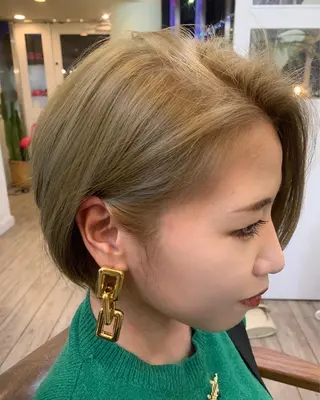 ショート カラー 鶴見 和美のヘアスタイル