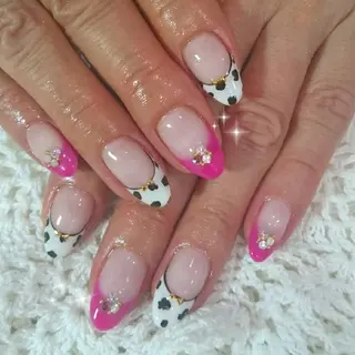 ネイル 小顔と腸の専門店 ラクーラビューティのエステ・リラクイメージ