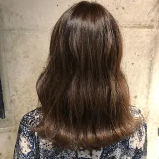 セミロング カラー やすだ しおりのその他イメージ