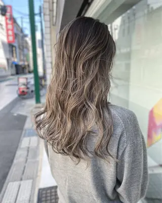 カラー maison所属・川崎 健翔のヘアスタイル