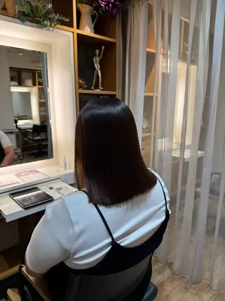 セミロング afloatkobe所属・美髪/髪質改善 川口凌弥のヘアスタイル