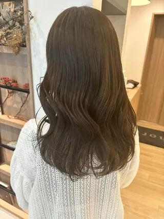セミロング モテ髪🫧赤み消し カラー表参道きょうこのヘアスタイル