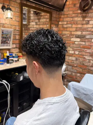 ショート パーマ メンズ HIRO GINZA丸の内店所属・亀島 慈佑のヘアスタイル