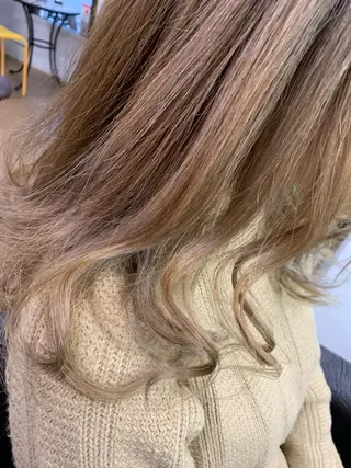ロング カラー ヘアアレンジ R ri R takagiのヘアスタイル
