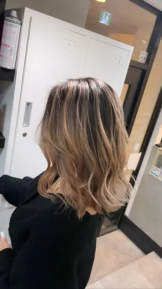 ミディアム カラー 難波ブリーチカラー 伊藤洋輝のヘアスタイル