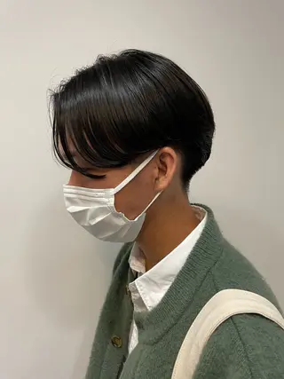 メンズ ラウンドマッシュ/ フェザーショート大阪のヘアスタイル