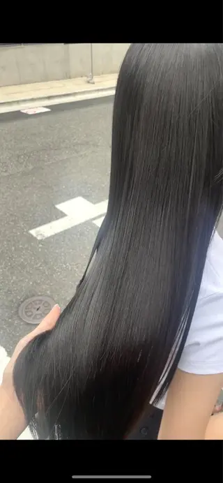 ロング カラー BEBE所属・ブリーチなし 透明感カラーKANAのヘアスタイル