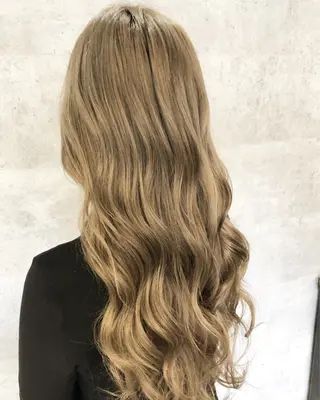 ロング カラー i  plus＋所属・髪質改善で 憧れの潤艶美髪にのヘアスタイル