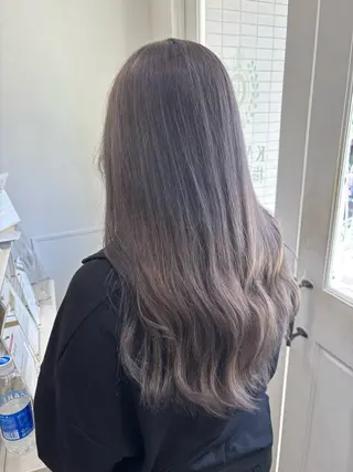 ロング カラー Risa🐈⬛/ グレージュ/透明感のヘアスタイル