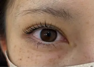 マツエク・マツパ PLATINUM DOLL 名駅所属・PLATINUM DOLLことねのマツエク・マツパデザイン