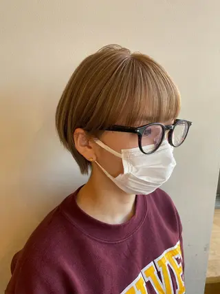 ショート china/ボブ/ ブリーチカラーのヘアスタイル