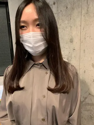 ロング ブリーチなしWカラー /地毛風/小林凪沙のヘアスタイル