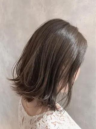 ミディアム ANDO HIKARIのヘアスタイル