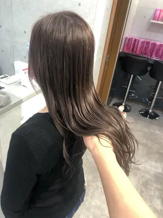 ロング REVE所属・REVE 【外国人風カラー】のヘアスタイル