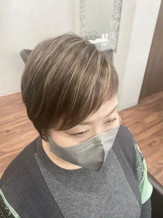 ショート _White所属・ＳＨＩ ＺＵのヘアスタイル