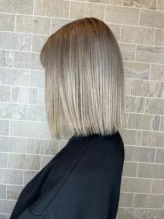 ミディアム ブリーチ毛矯正.髪質 改善.髪にドラマをのヘアスタイル