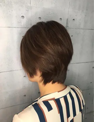 ショート カラー 金沢 広美のヘアスタイル