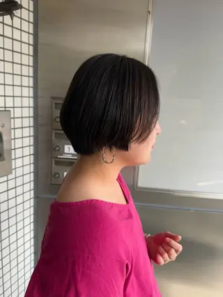 ショート タツキ／レイヤー／ パーマ／艶カラーのヘアスタイル