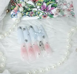 ネイル Yudia🦋 azuのネイルデザイン