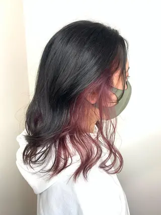 セミロング カラー ハイライト✖️ 暗髪🤎Nahoのヘアスタイル