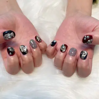 ネイル ゴテゴテ💙ワンホン リオナのネイルデザイン