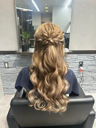 ヘアアレンジ moe🎀 透明感カラーのヘアスタイル