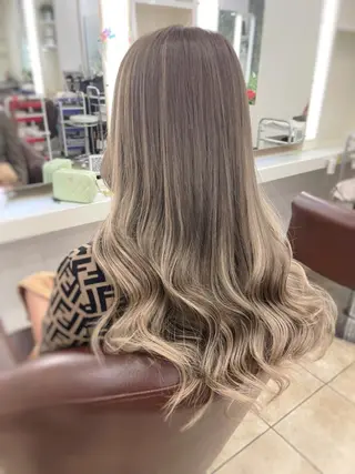 セミロング カラー 🫧あ　お🫧 心斎橋のヘアスタイル