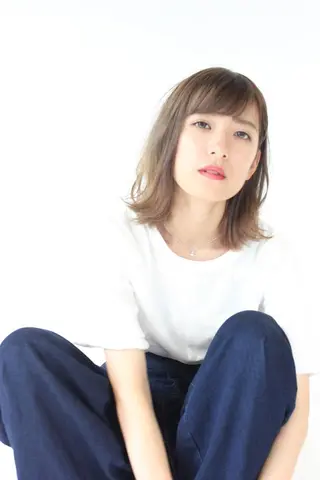 ミディアム 河野 薫のヘアスタイル