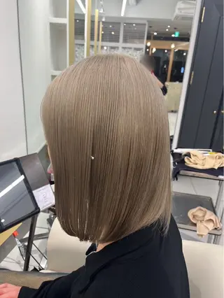 カラー 里見 愛梨のヘアスタイル