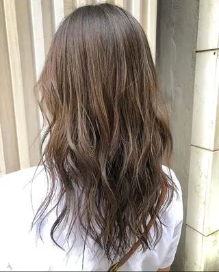 ロング salowin 原宿 aroa所属・韓国／ハッシュカット ／透明感カラー／金野のヘアスタイル